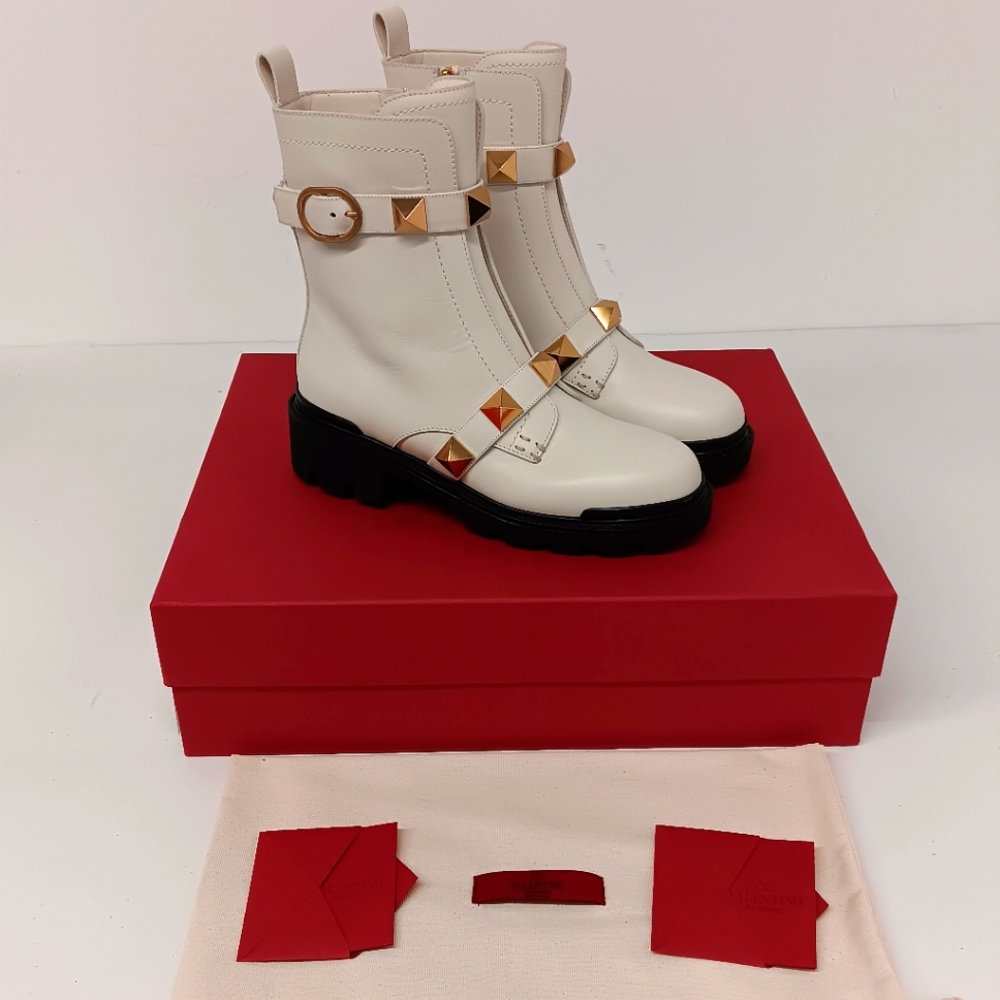 Valentino Garavani Women's Roman Stud Combat Boots - EU37.5/US7.5